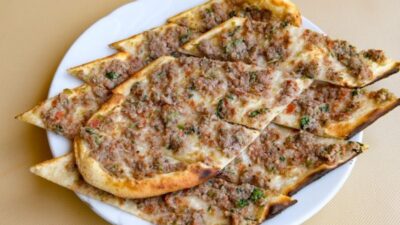 Evde Kıymalı Pide Tarifi