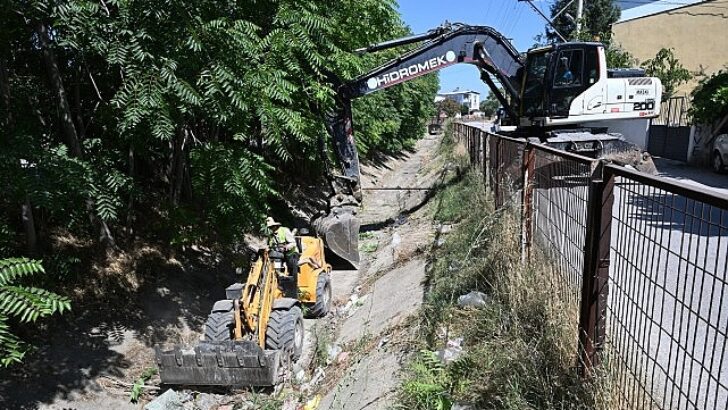 Fevzi Çakmak Mahallesi’nde Sulama Kanalları Temizlendi