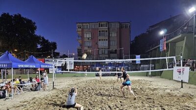 Gölcük’te Plaj Voleybolu Turnuvası Büyükler Kategorisinde Sona Erdi