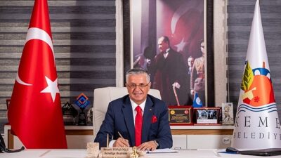 Hürmet Öztürk Lider Topaloğlu’nu köşesine taşıdı