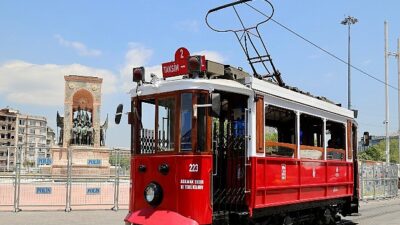 İstanbul’un Tarihi Nostaljik Tramvayı Yenilendi