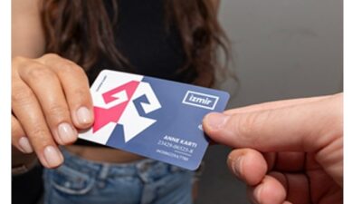İzmirli annelerin gerisinde Büyükşehir Belediyesi var