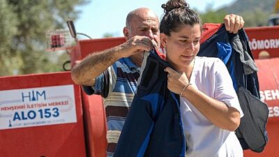 İzmirli baba ve kızı yangınlara karşı omuz omuza gayret ediyor