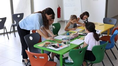 Karabağlar’da Yaz Tatili Bilim, Sanat ve Cümbüşle Dolu Dolu Geçiyor