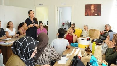Karşıyaka’da ‘Kadın Gücü’ mahalle mahalle yayılıyor