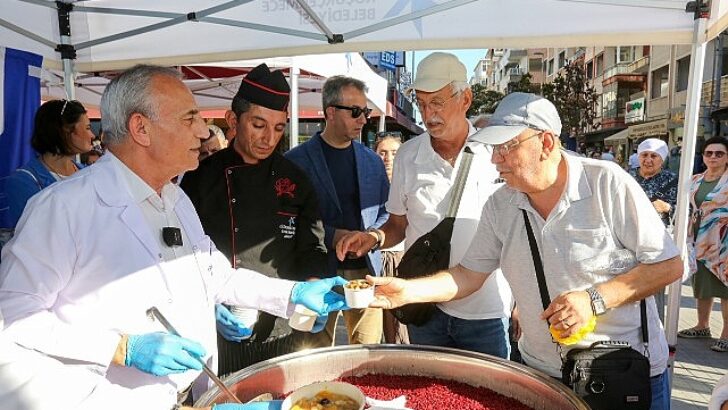 Küçükçekmece Belediyesi’nden Binlerce Bireye Aşure İkramı