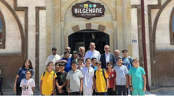 Lider Altay ve Lider Pekyatırmacı Bilgehane’de Yaz Aktifliklerine Katılan Öğrencilerle Buluştu