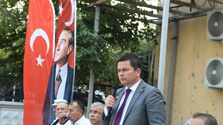 Lider Aydın halkın sıkıntılarını dinleyerek tahliller üretiyor