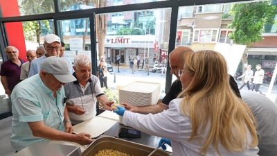 Lider Ovalıoğlu Dev Kazanda Aşure Kaynattı