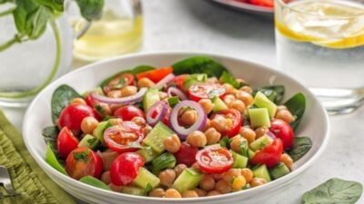 Nar Ekşili Nohut Salatası Tarifi