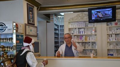 Nevşehir’de Sıcaktan Bunalan Vatandaşlara Limonata İkramı Yapılıyor
