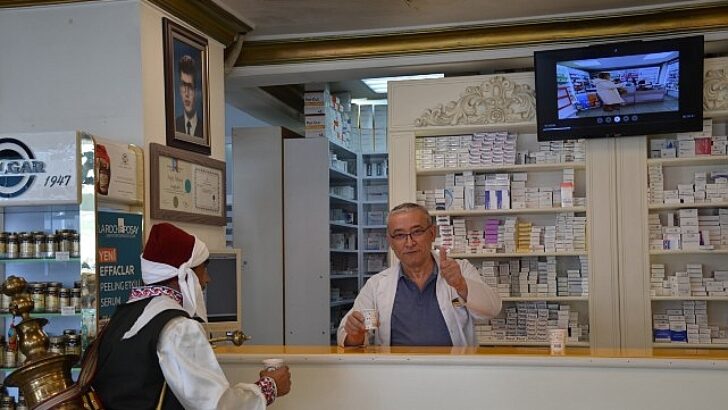 Nevşehir’de Sıcaktan Bunalan Vatandaşlara Limonata İkramı Yapılıyor