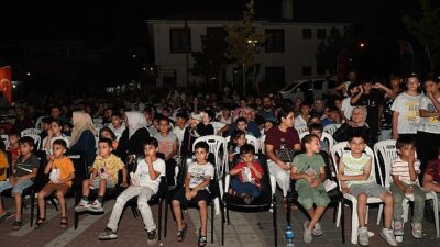 Osmangazi Belediyesi’nin sinema gecelerine ağır ilgi