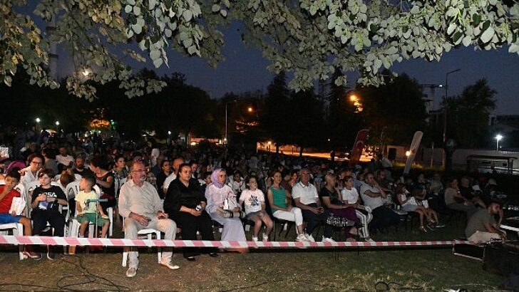 Osmangazi’de çocuklar açık hava sinemasında buluştu