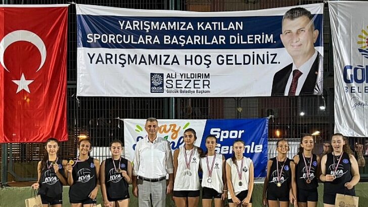 Plaj Voleybolunda Minik Atletlerden Büyük Gayret