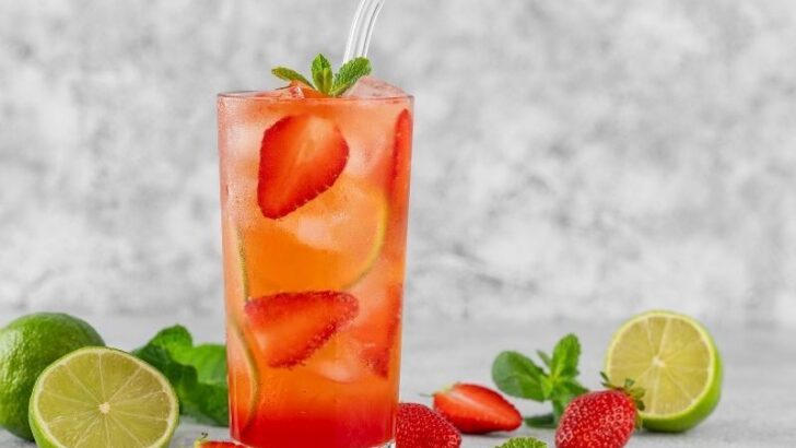 Serinlik Vakti: Çilekli Limonata Tarifi