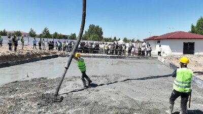 Sıcak Çermik’te bayan ve erkek havuzlar için birinci beton atıldı