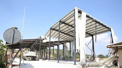Yolçatı Mahallesi’nde kaçak iş yeri yıkıldı