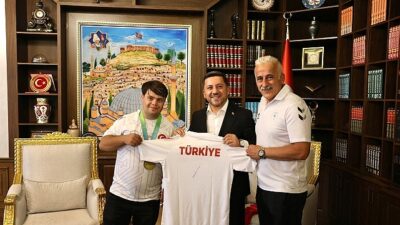 Avrupa Şampiyonu Ramazan Ünlü, Lider Arı’yı Ziyaret Etti