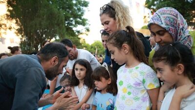 Bayraklı Sokak Şenliği’nde çocuklar doyasıya eğlendi