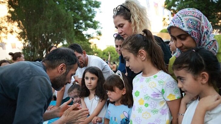 Bayraklı Sokak Şenliği’nde çocuklar doyasıya eğlendi