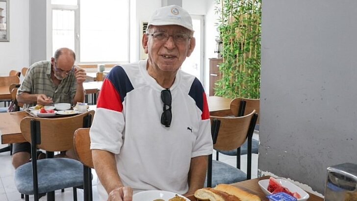 Buca’da “Askıda Yemek” uygulaması binlerce vatandaşa takviye oldu