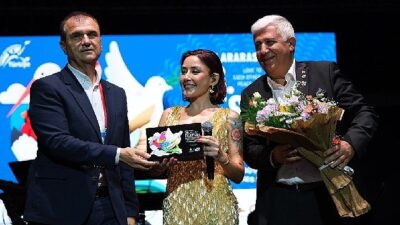 Büyükçekmece’deki Melek Mosso Konserinde İzdiham Yaşandı