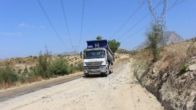 Büyükşehir Oymapınar Barajı etrafındaki yolları asfaltlıyor