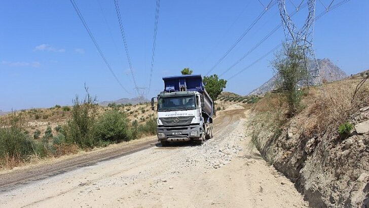 Büyükşehir Oymapınar Barajı etrafındaki yolları asfaltlıyor