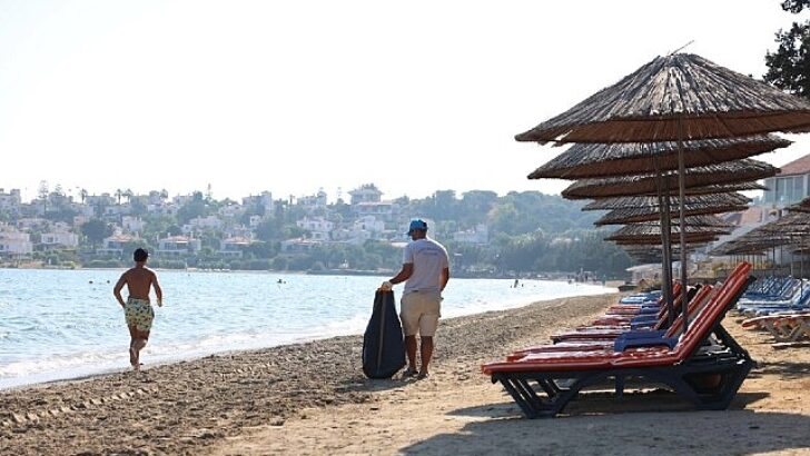 Çeşme Belediyesinden 19 plajda 7/24 paklık