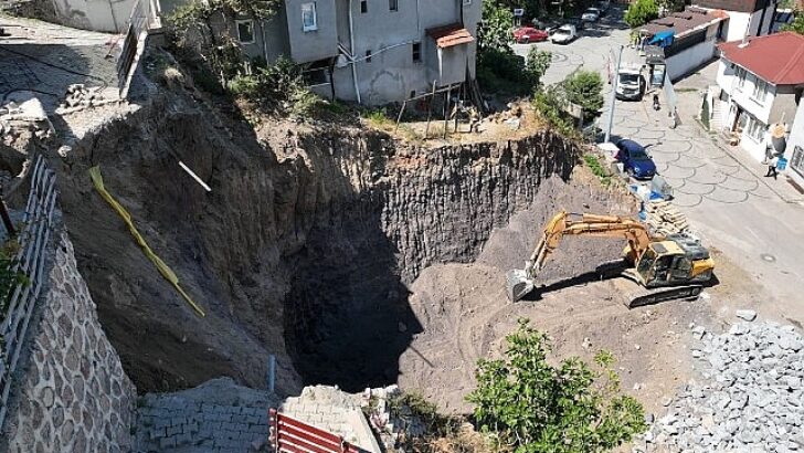 Değirmendere’de toprak kaymasına süratli müdahale