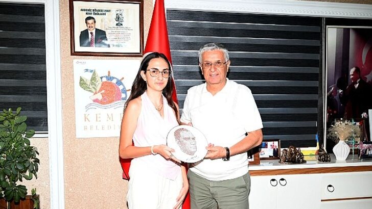 Derece yapan öğrenciden Lider Topaloğlu’na teşekkür ziyaret