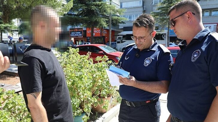 Edremit’te yere çöp ve izmarit atana para cezası devri başladı