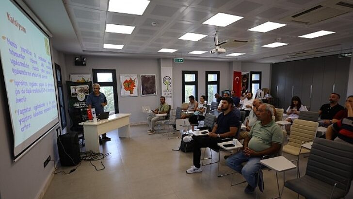 Efes Tarlası Hayat Köyü’nde Nar Üreticilerine Eğitim