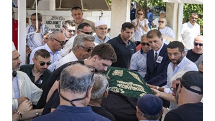 Foça’nın efsane liderinin oğlu son seyahatine uğurlandı