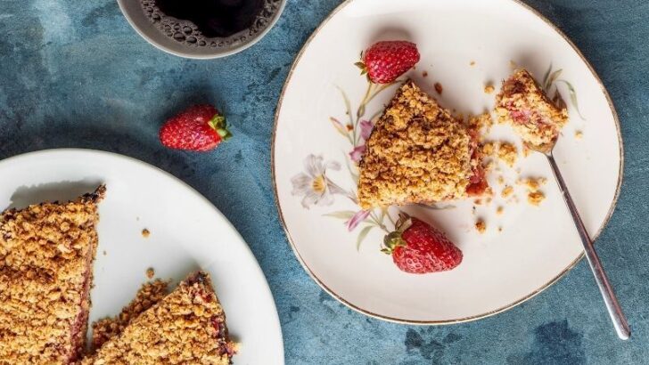 Glutensiz Çilekli Crumble Tarifi
