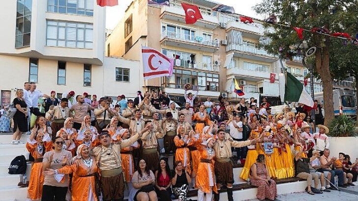 Halk Dansları Şenliği’nden coşku dolu açılış