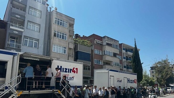 Hızır 41, Sındırgı’da depremzedelerin yanında