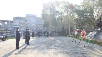 İnegöl’de Zafer Bayramı Coşkusu Resmi Merasimlerle Başladı
