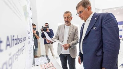İzmir’in geleceğini anlatan stant ‘İz’in Peşinde Kentin İçinde’ açıldı
