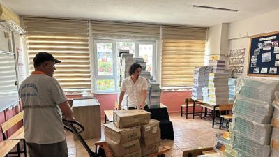 Kemer Belediyesi Öğrencilerin Yanında