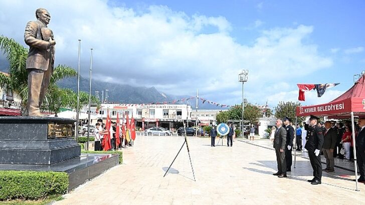 Kemer’de Zafer Bayramı merasimi