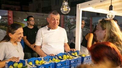 Kısmında Kuruyan Bardacığı Belediye Aldı Halka Fiyatsız Dağıttı