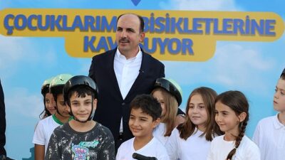 Lider Altay 40 Gün Sabah Namazına Giderek Bisiklet Kazanan Çocuklarla Buluştu