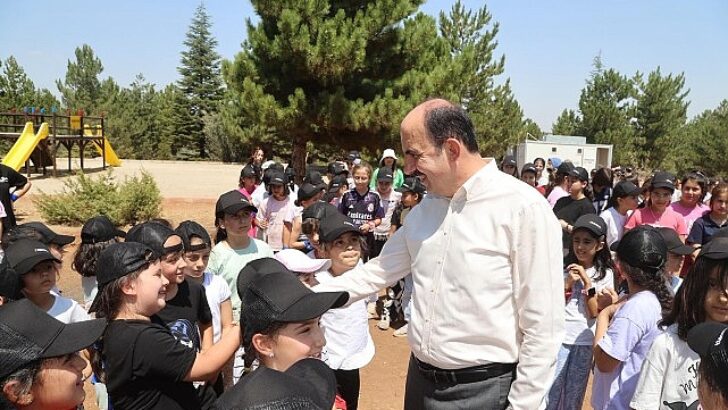 Lider Altay 55 Bin Öğrenciyi Ağırlayacak Genç KOMEK Oyun Kampı’nda Çocukların Coşkusuna Ortak Oldu