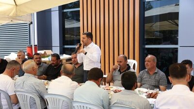 Lider Arı, Sanayi Esnafıyla Bir Ortaya Gelerek Sohbet Etti