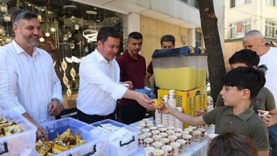 Lider Aydın, vatandaş ve esnafla buluşmaya devam ediyor