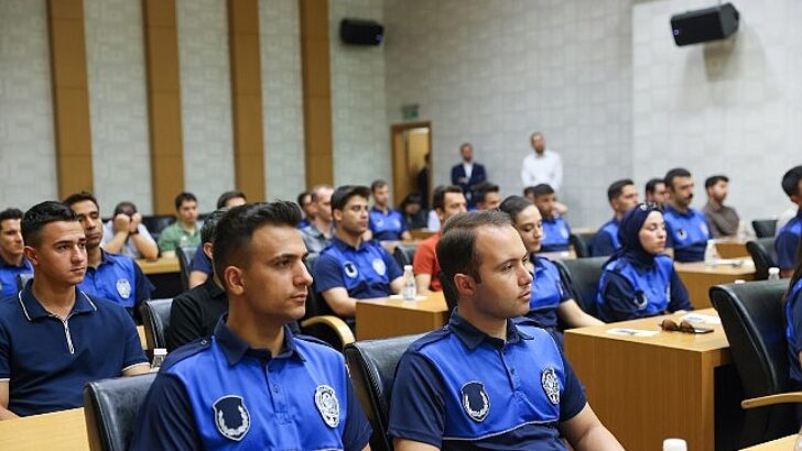 Lider Pekyatırmacı Vazifeye Yeni Başlayan İşçi ile Buluştu