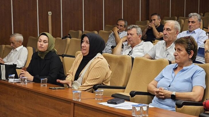 Lider Sezer Muhtarların Taleplerini Dinledi