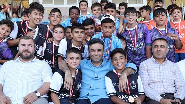 Lider Yıldız’dan gençlere muştular